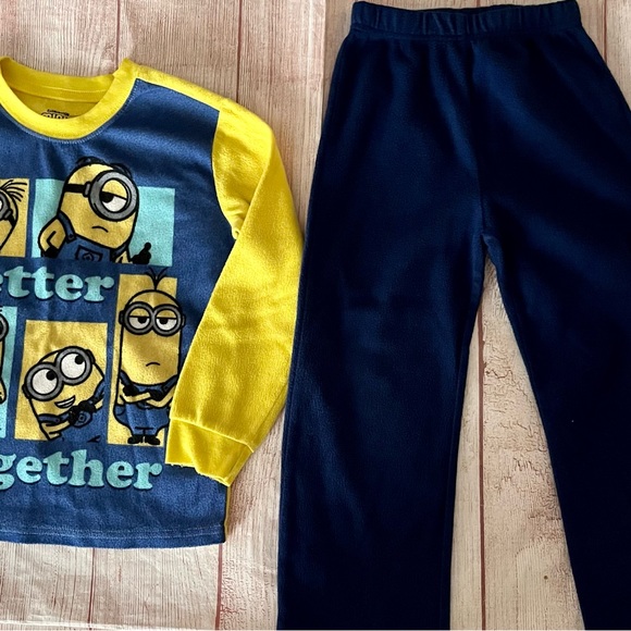 Illumination Minions 4/5 2 Pc Fleece Pj - Picture 1 of 4